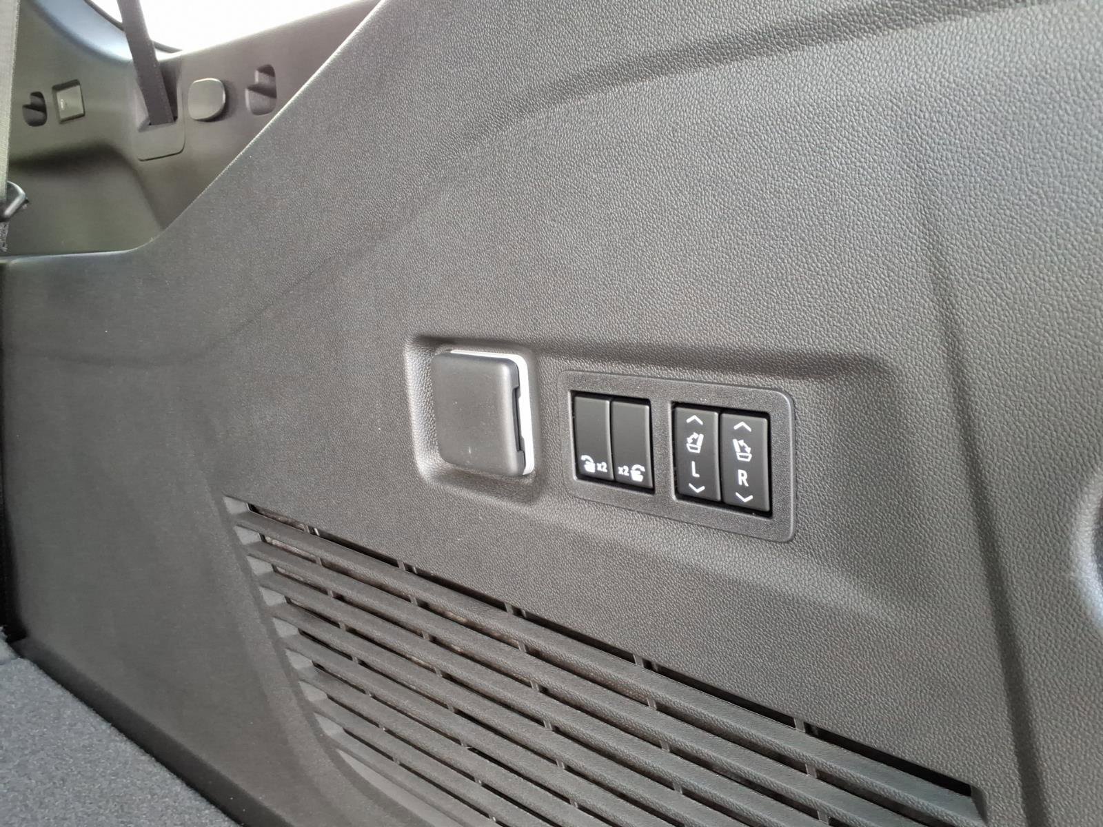 New 2026 GMC Yukon XL AT4 Ultimate image 5