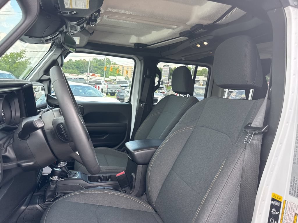 Used 2025 Jeep Wrangler Unlimited Sport AWD/4WD image 14