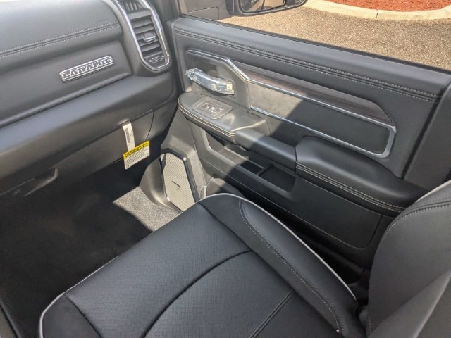 New 2026 RAM 2500 Laramie AWD/4WD image 18