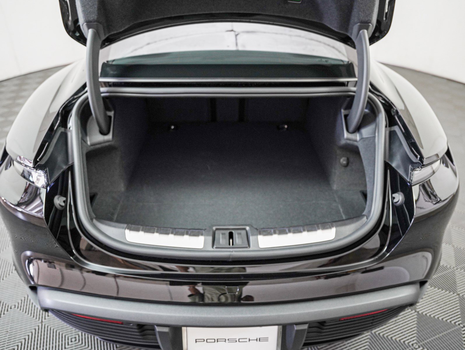New 2026 Porsche Taycan image 23