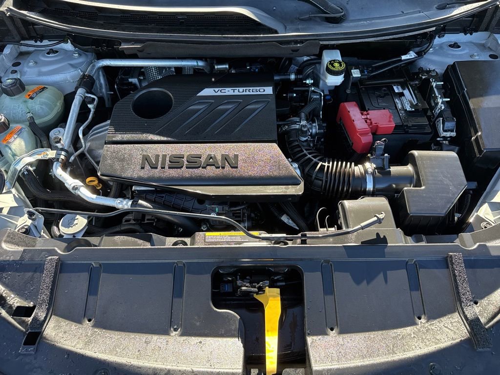 Used 2022 Nissan Rogue SV image 32