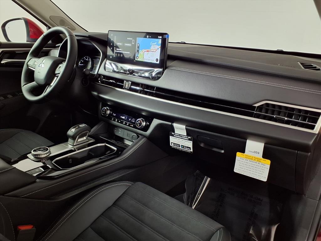 New 2025 Mitsubishi Outlander SE image 7