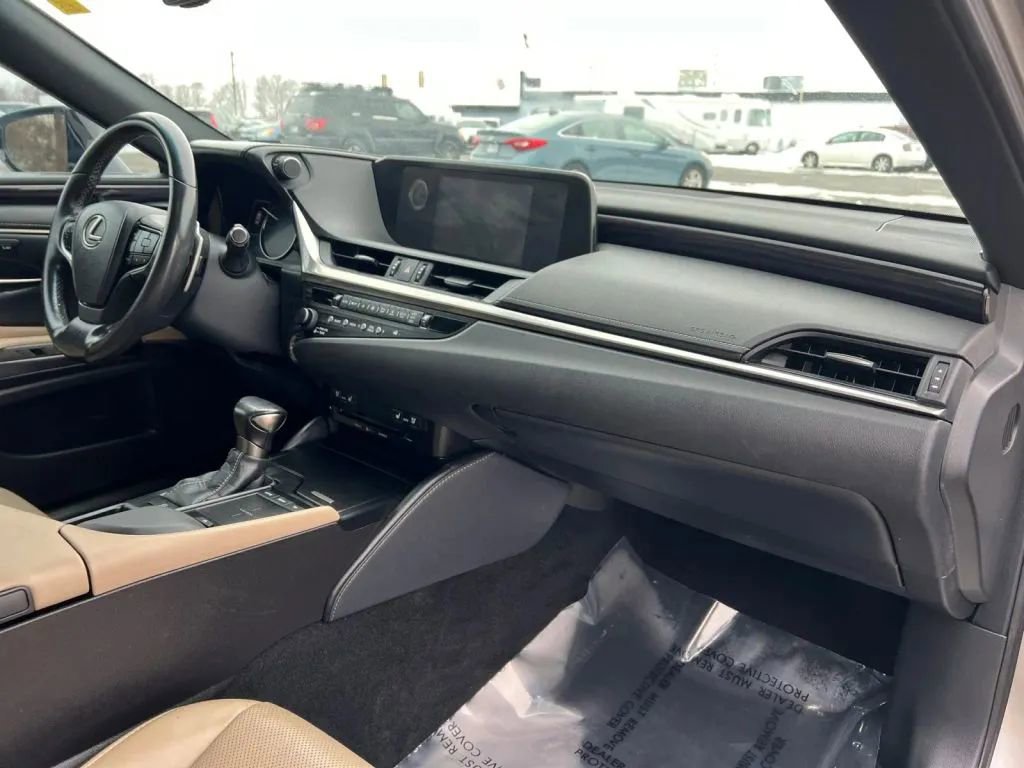 Used 2020 Lexus ES 350 w/ Premium Package image 16