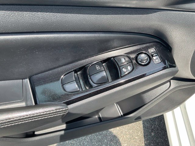 Used 2024 Nissan Altima 2.5 SL AWD/4WD image 11