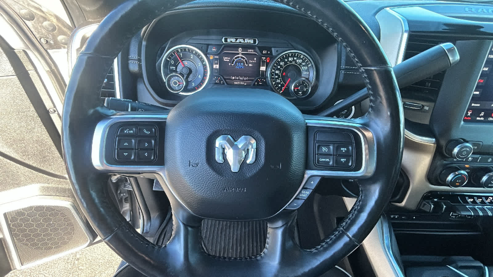 Used 2019 RAM 2500 Laramie AWD/4WD image 18