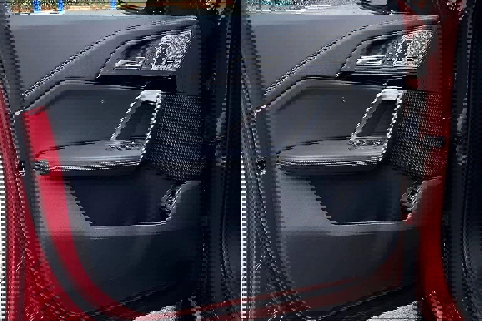 Certified 2025 BMW X2 xDrive28i w/ Premium Package image 23