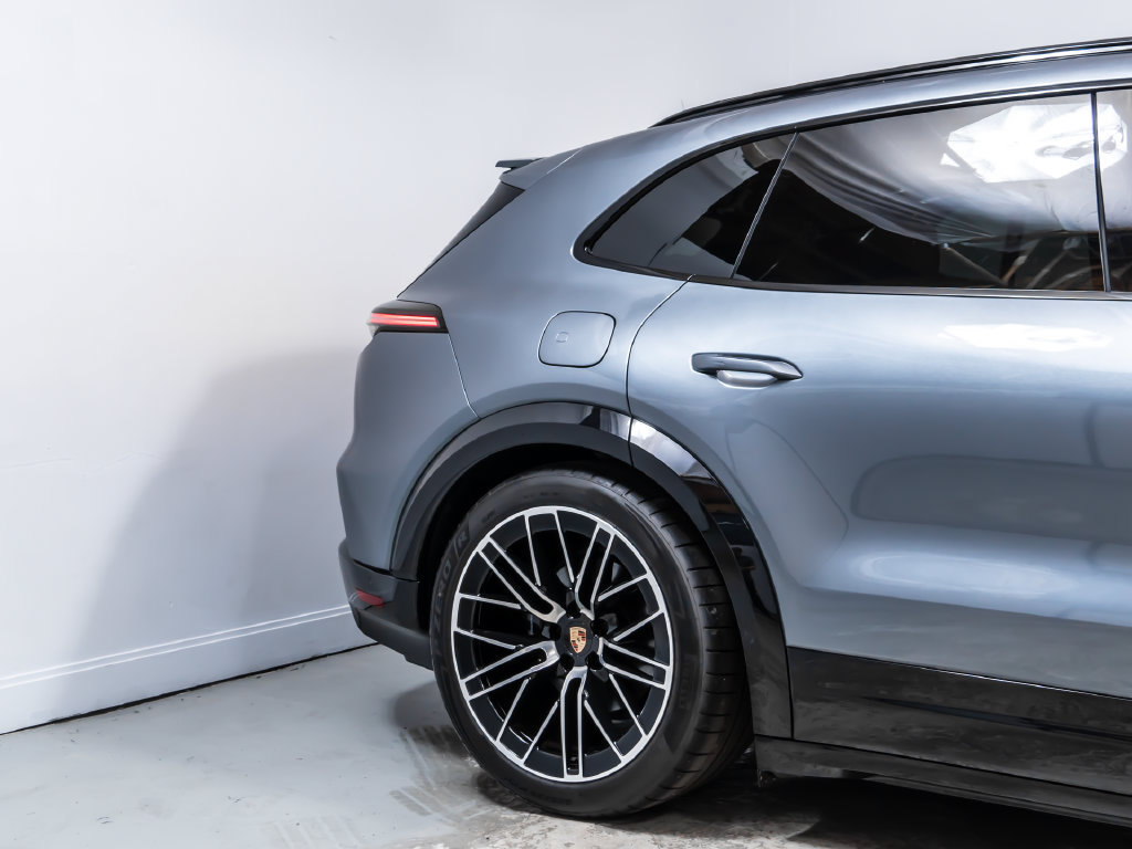 New 2026 Porsche Cayenne Electric AWD/4WD image 11