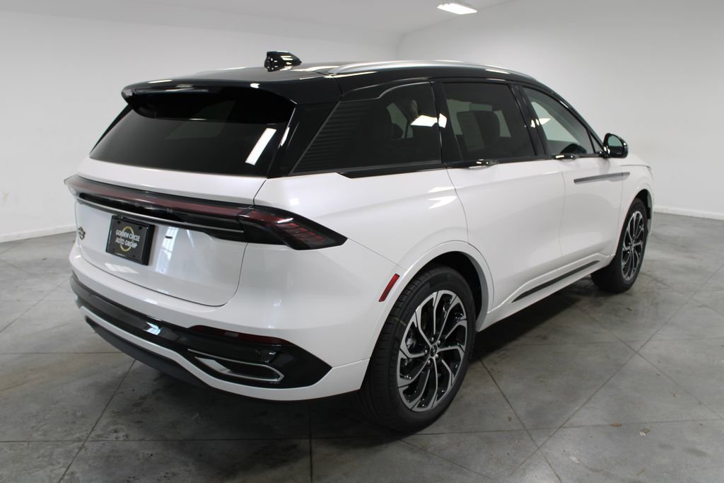 New 2026 Lincoln Nautilus Reserve image 8