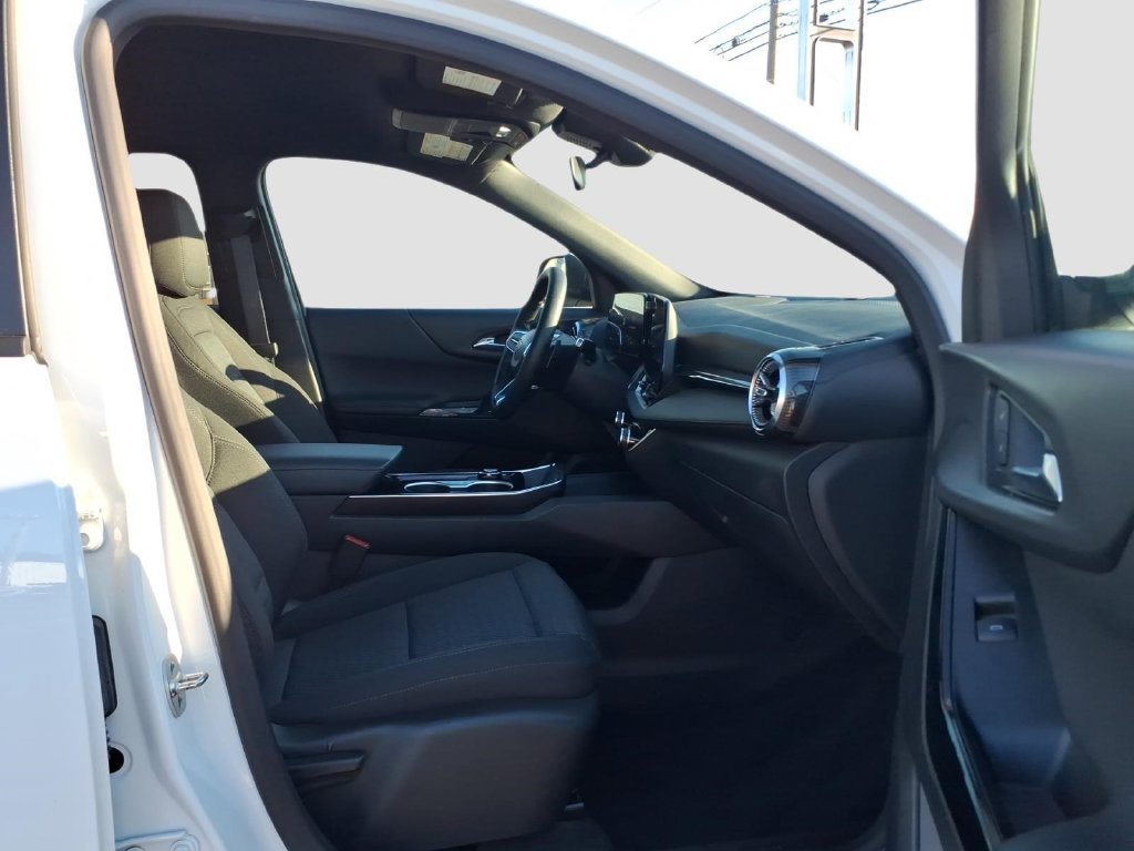Used 2026 Chevrolet Equinox LT FWD image 10