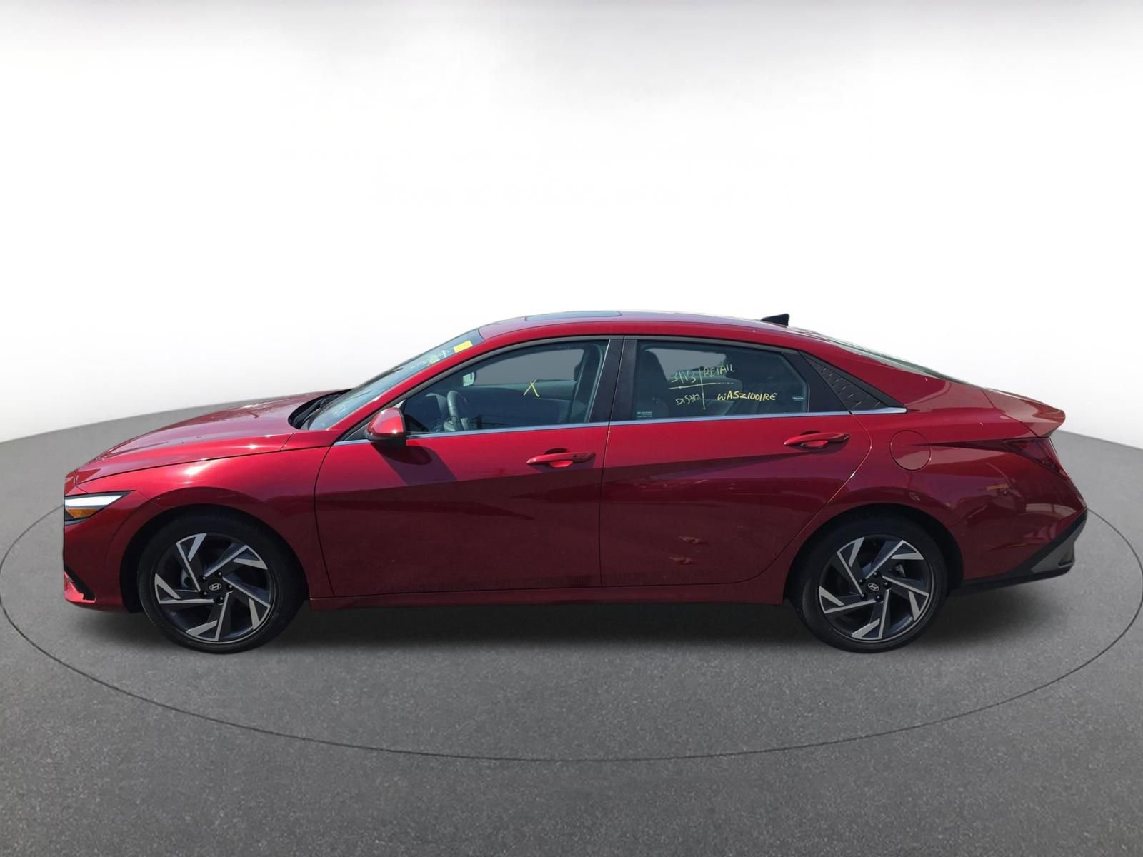 Used 2025 Hyundai Elantra SEL image 4