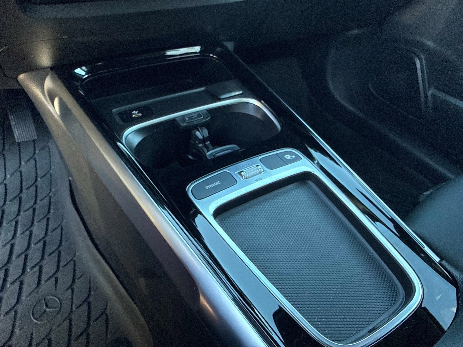 Used 2025 Mercedes-Benz GLB 250 image 27