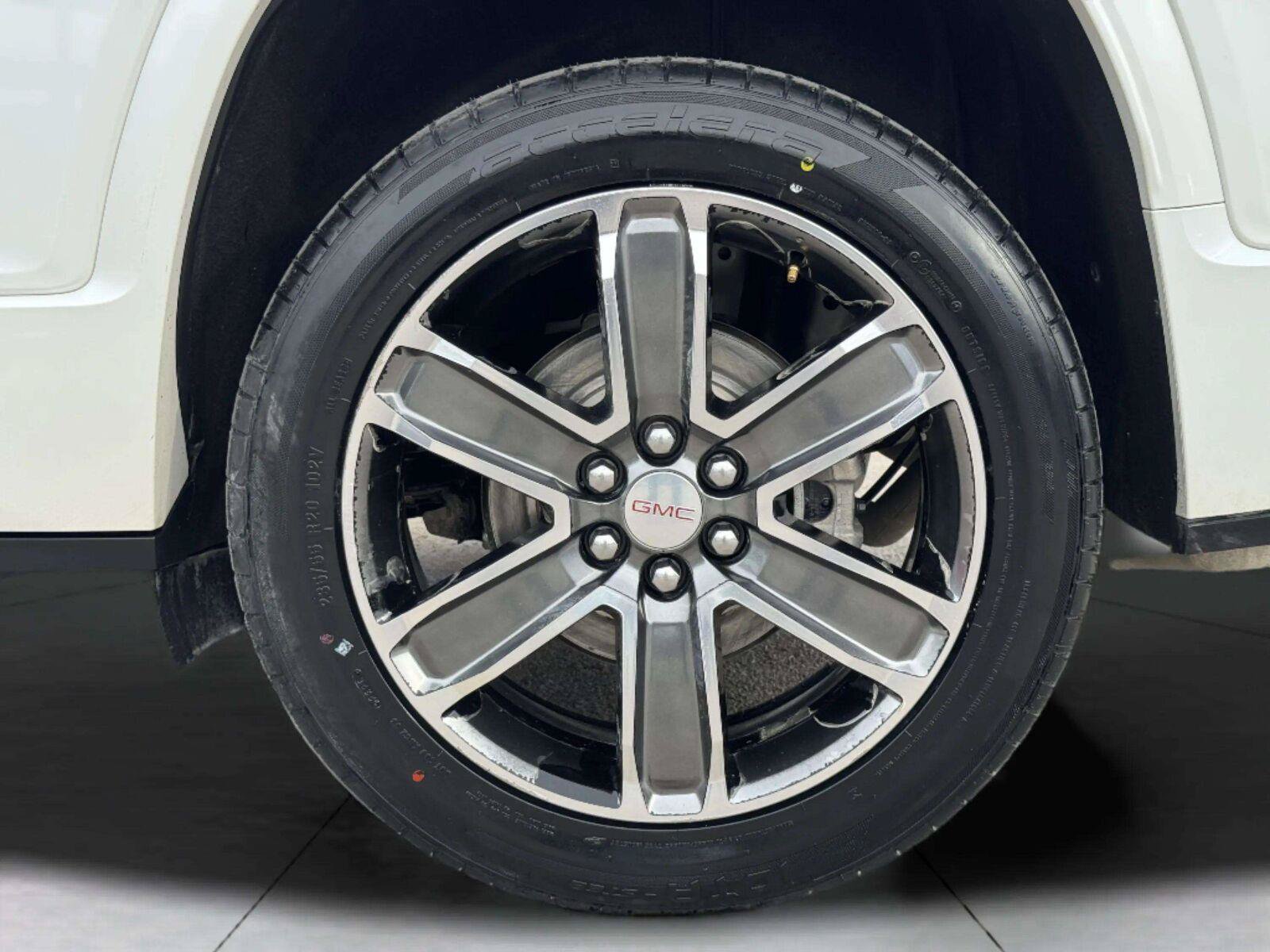 Used 2019 GMC Acadia Denali w/ Technology Package AWD/4WD image 50