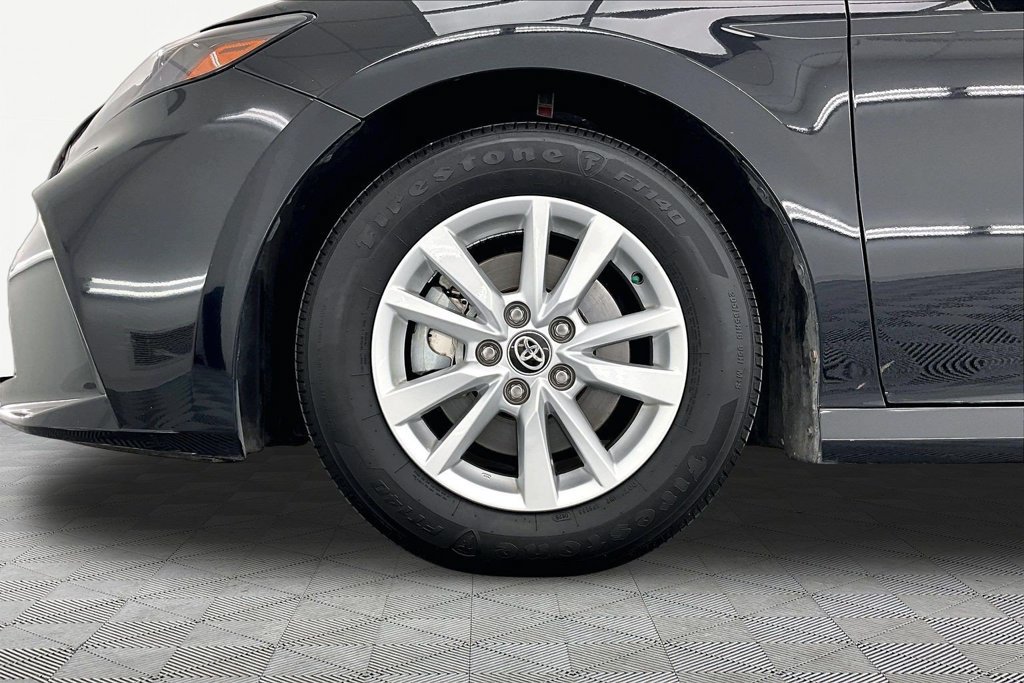 Used 2025 Toyota Camry LE FWD image 9