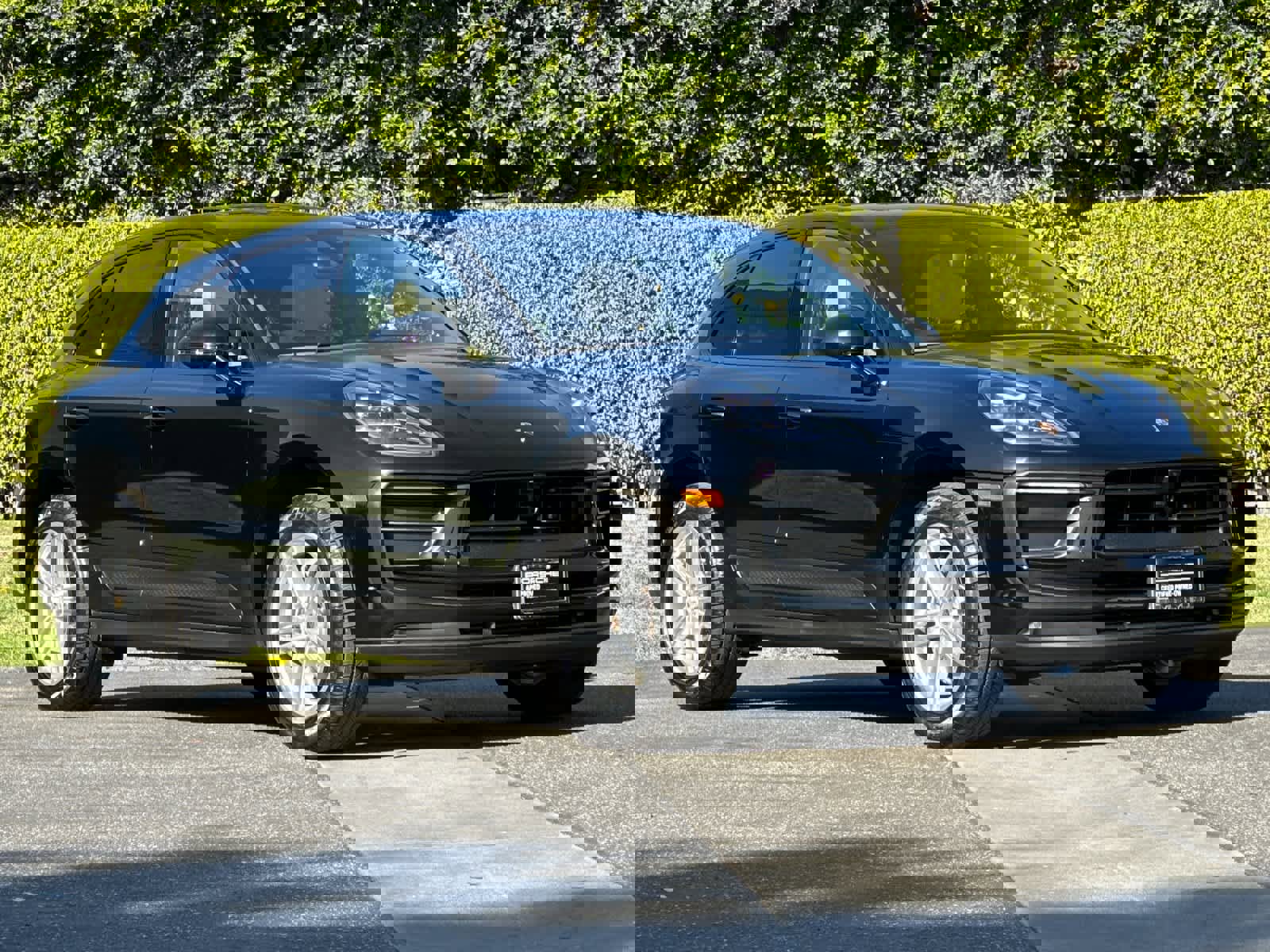 Used 2025 Porsche Macan image 10