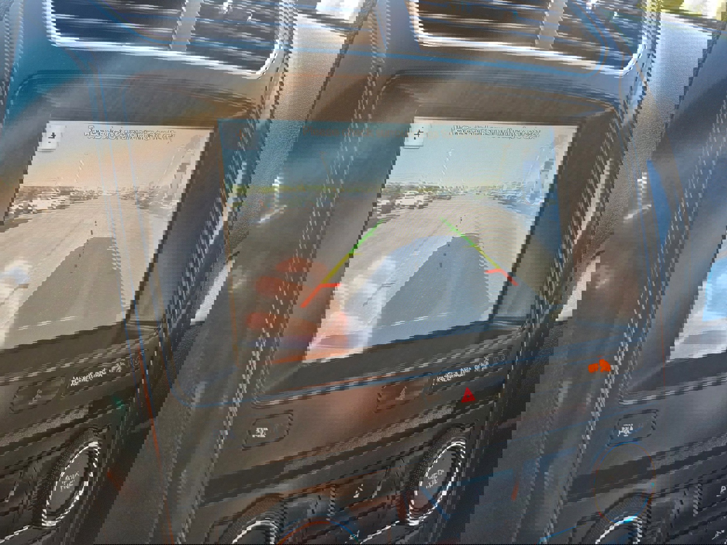 Used 2017 Ford Explorer XLT w/ Equipment Group 202A AWD/4WD image 20