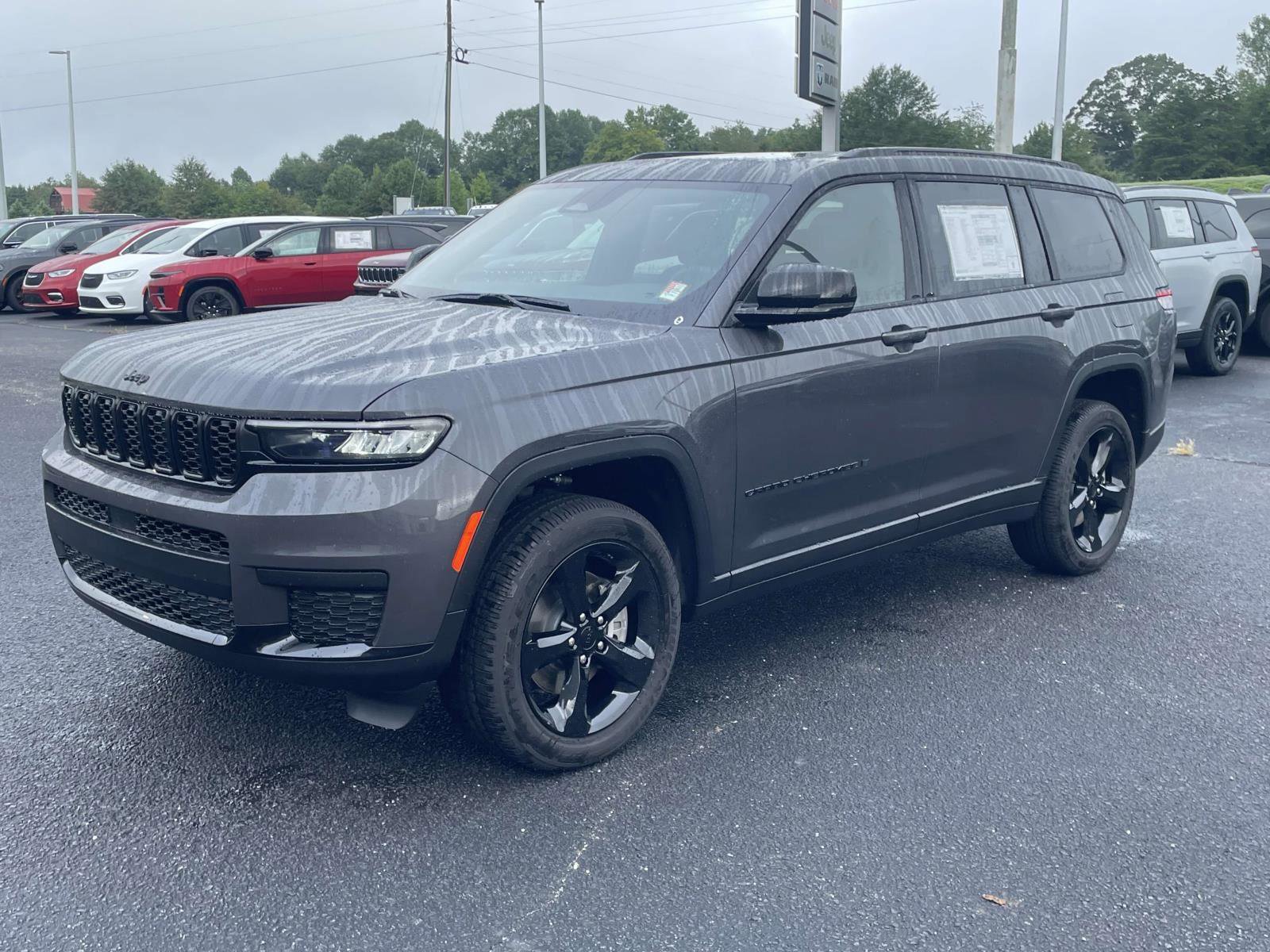 New 2025 Jeep Grand Cherokee L Altitude image 8