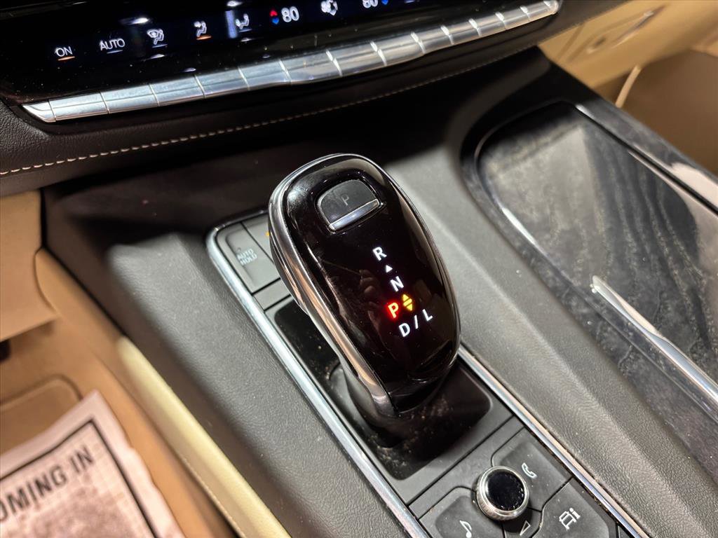 Used 2023 Cadillac Escalade Premium Luxury image 16