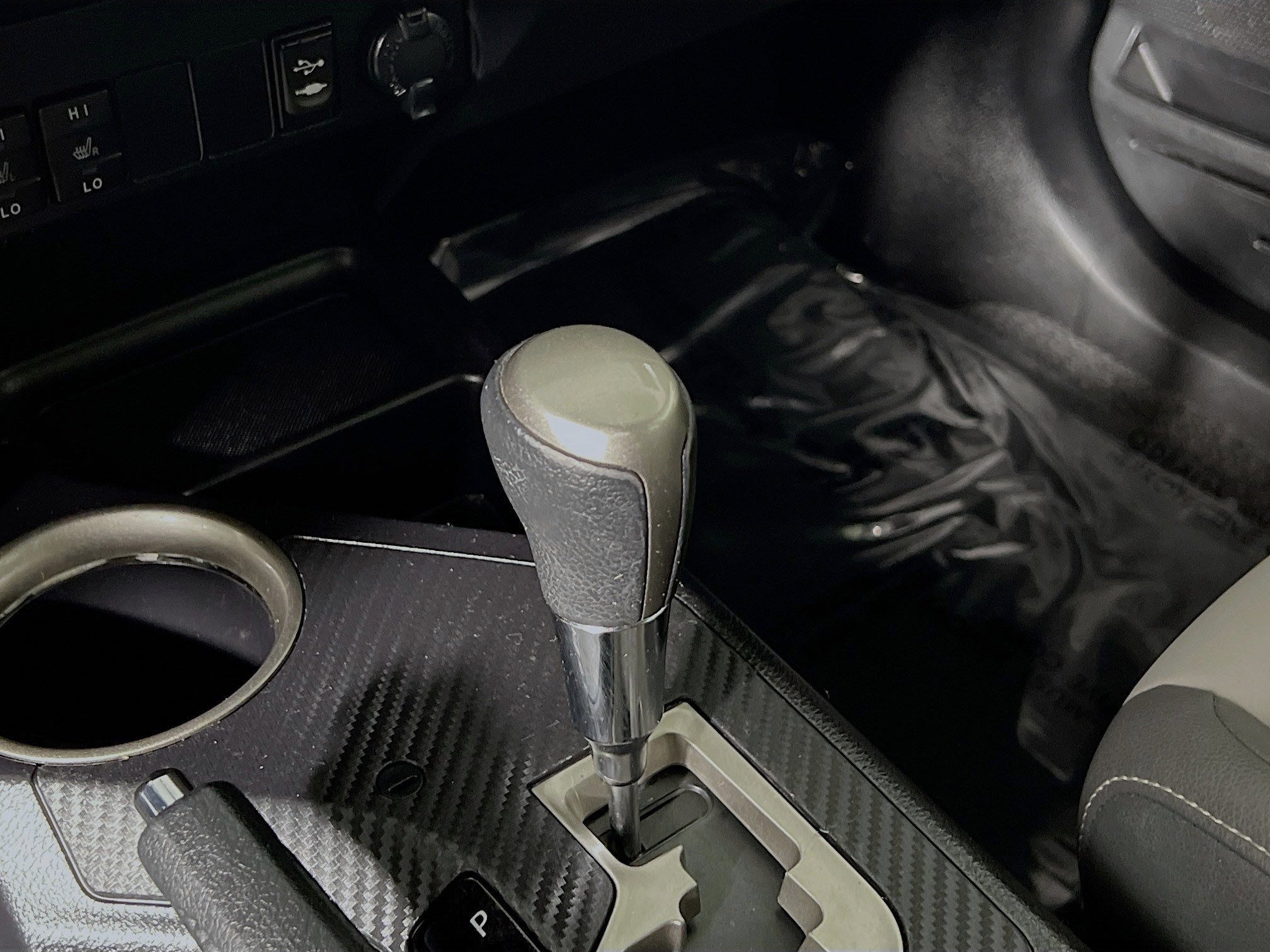 Used 2015 Toyota RAV4 Limited w/ Technology Package image 24