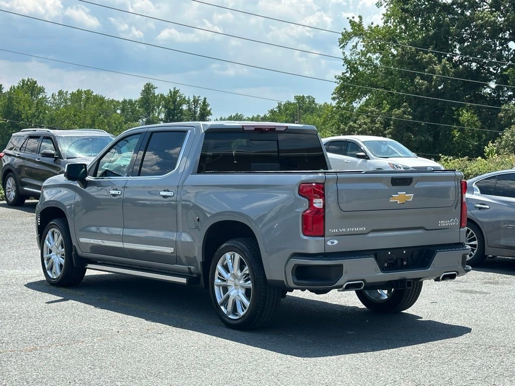 Used 2025 Chevrolet Silverado 1500 High Country w/ High Country Premium Package AWD/4WD image 9
