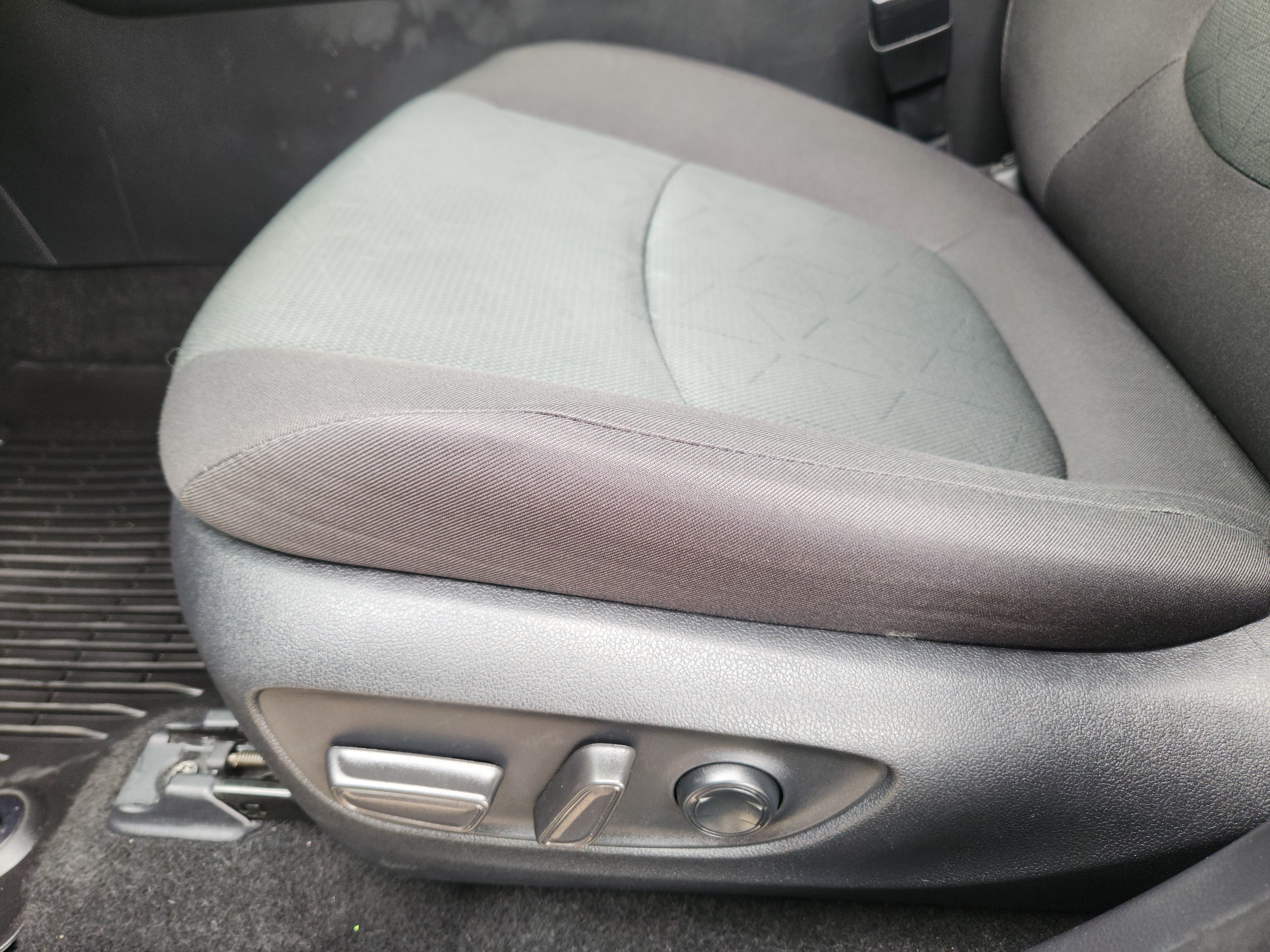 Used 2024 Toyota RAV4 XLE FWD image 18
