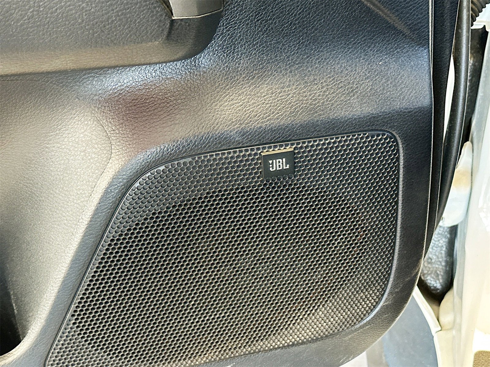 Used 2020 Toyota Tacoma Limited image 19