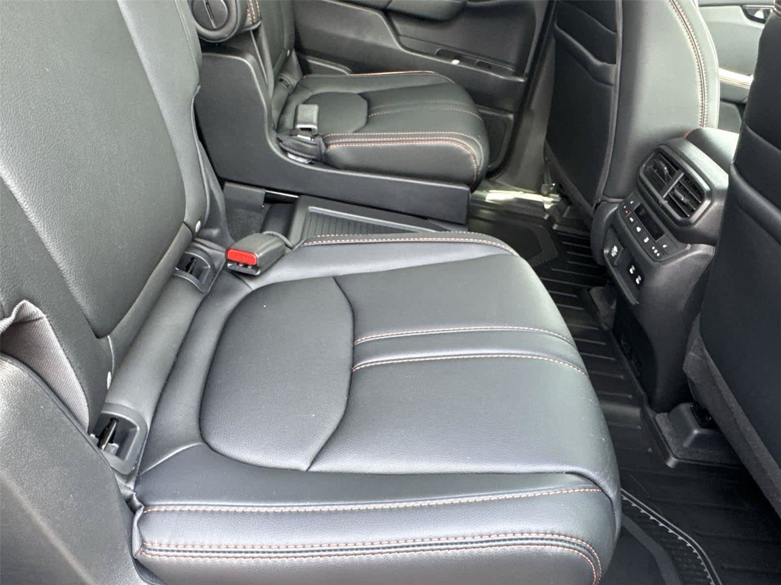 Used 2026 Honda Pilot TrailSport image 16