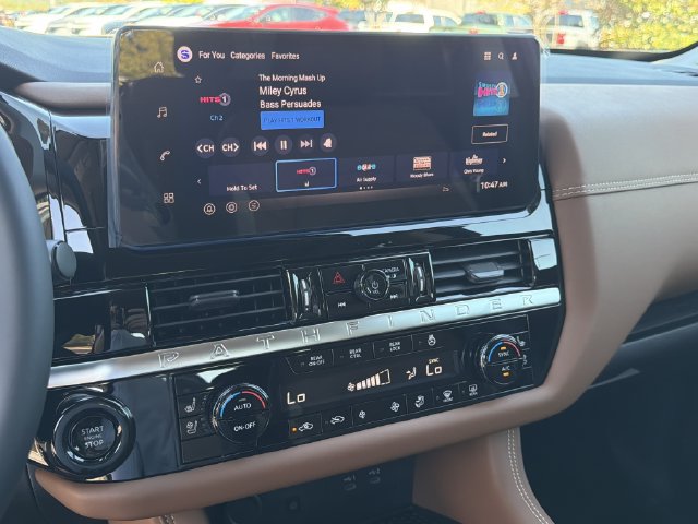 New 2026 Nissan Pathfinder Platinum AWD/4WD image 32