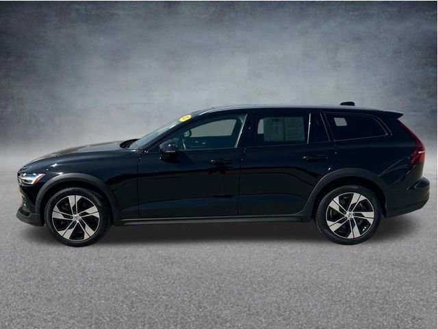 Used 2025 Volvo V60 B5 Cross Country Plus AWD/4WD image 6