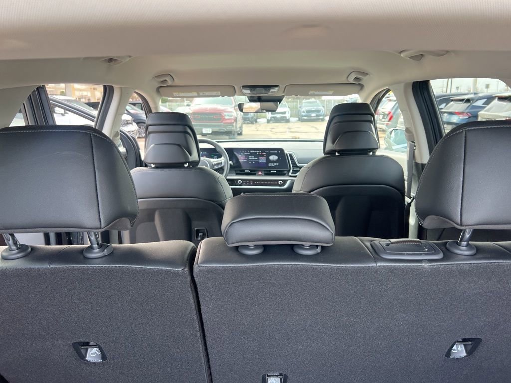 Certified 2025 Kia Sportage EX image 12