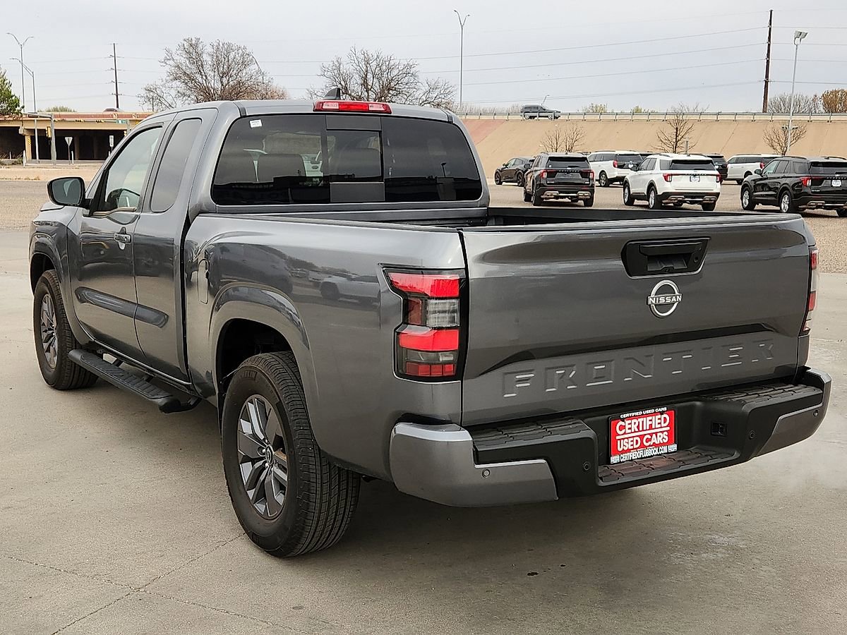 Used 2025 Nissan Frontier SV RWD image 2