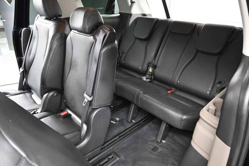 Used 2025 Kia Carnival FWD image 26