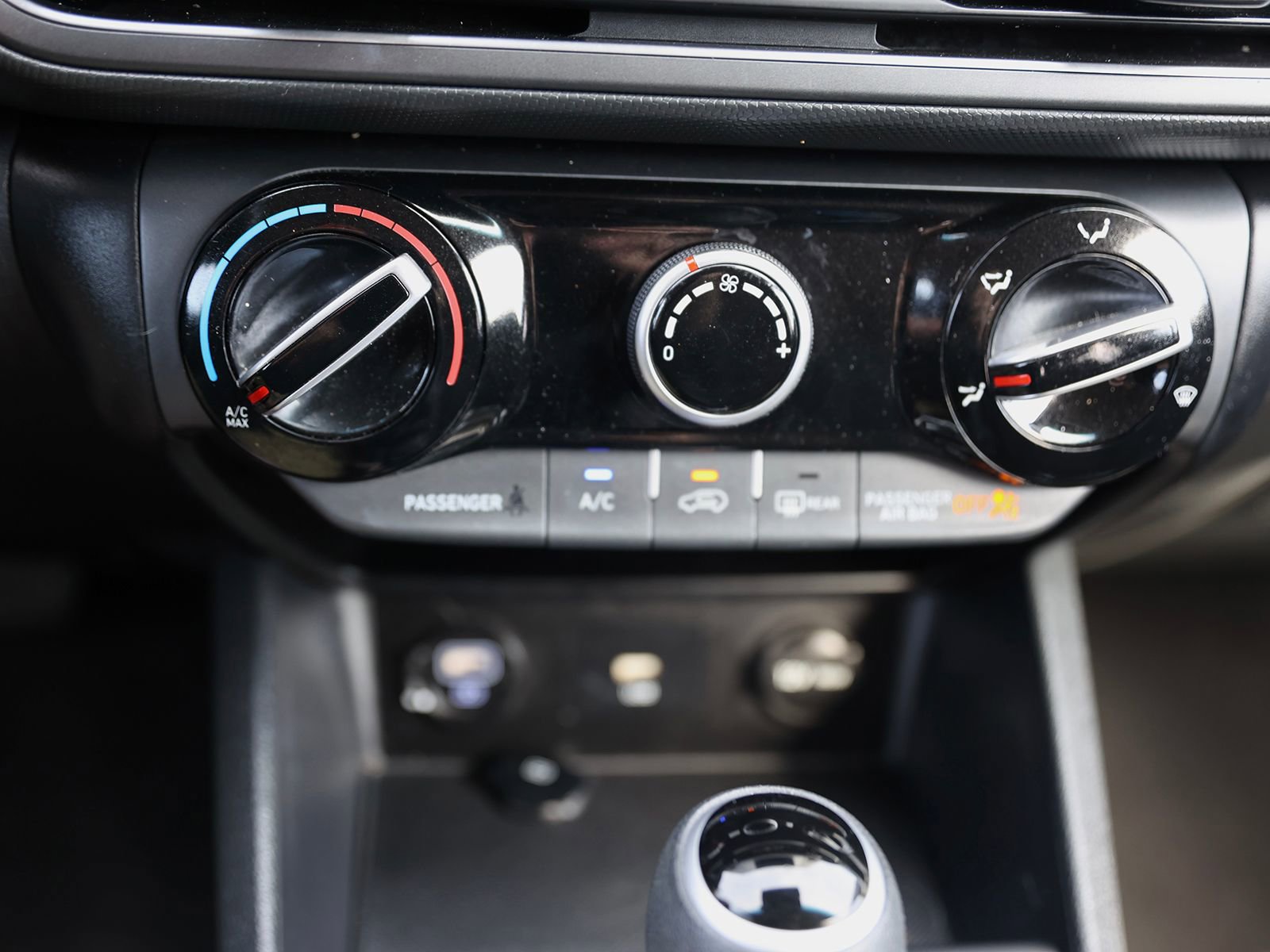 Certified 2023 Hyundai Kona SEL AWD/4WD image 24