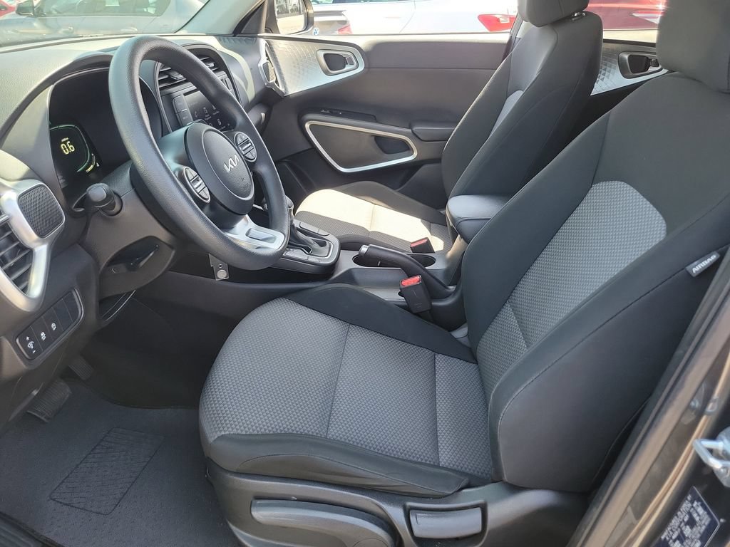 Used 2023 Kia Soul LX w/ Option Group 015 FWD image 15