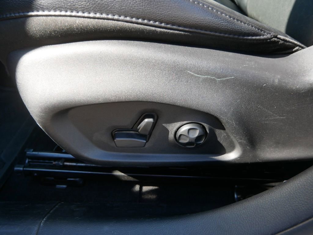 Used 2017 Jeep Compass Latitude w/ Popular Equipment Group image 14