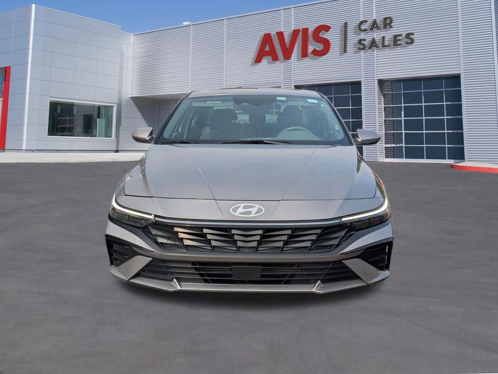 Used 2025 Hyundai Elantra SEL FWD image 10