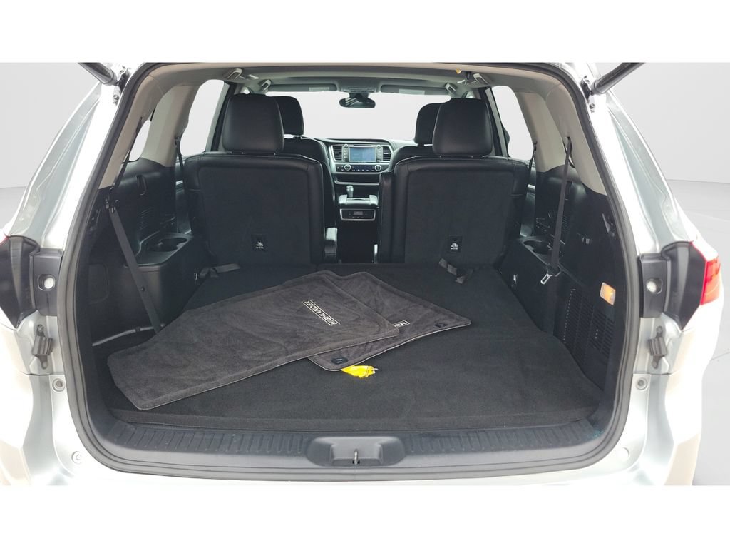 Certified 2018 Toyota Highlander SE FWD image 9