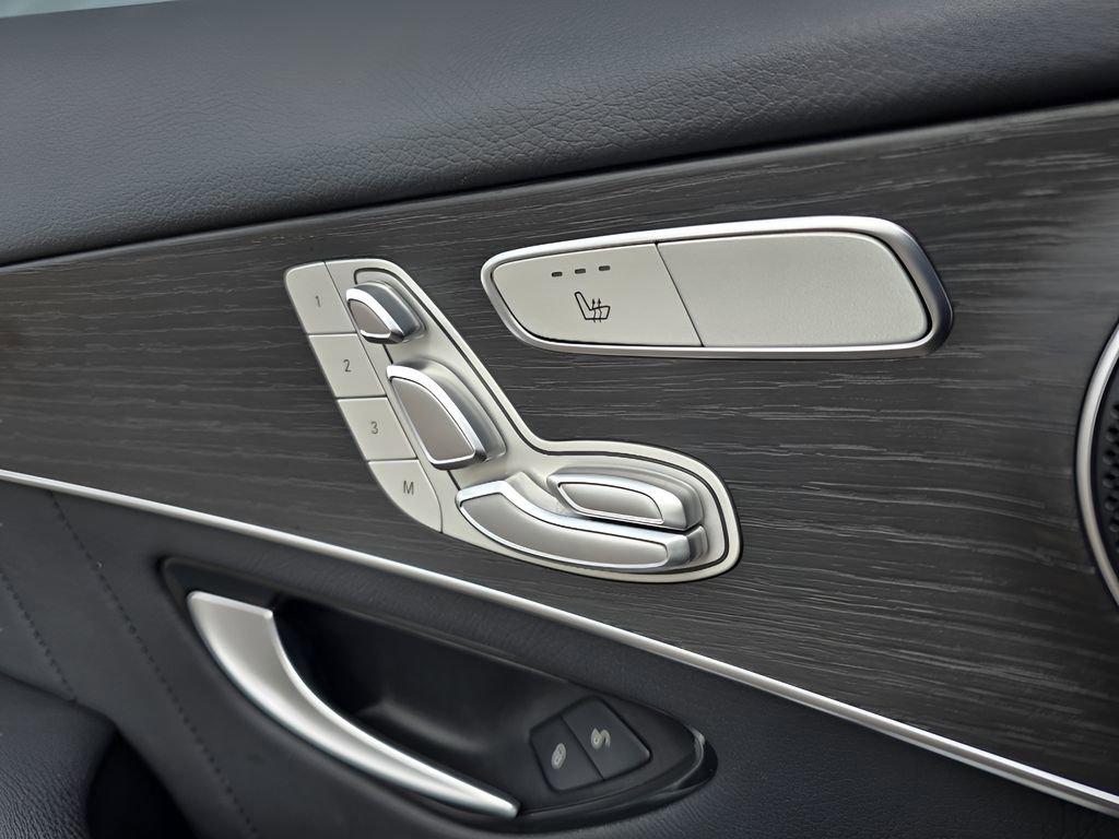 Used 2022 Mercedes-Benz GLC 300 4MATIC image 18