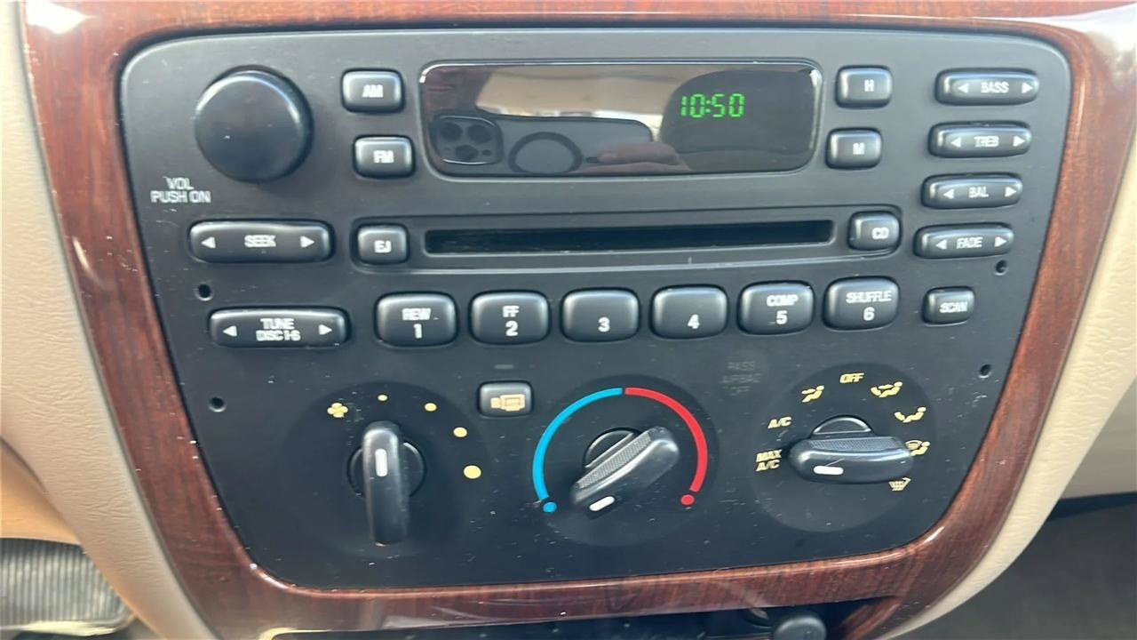 Used 2006 Ford Taurus SEL FWD image 39