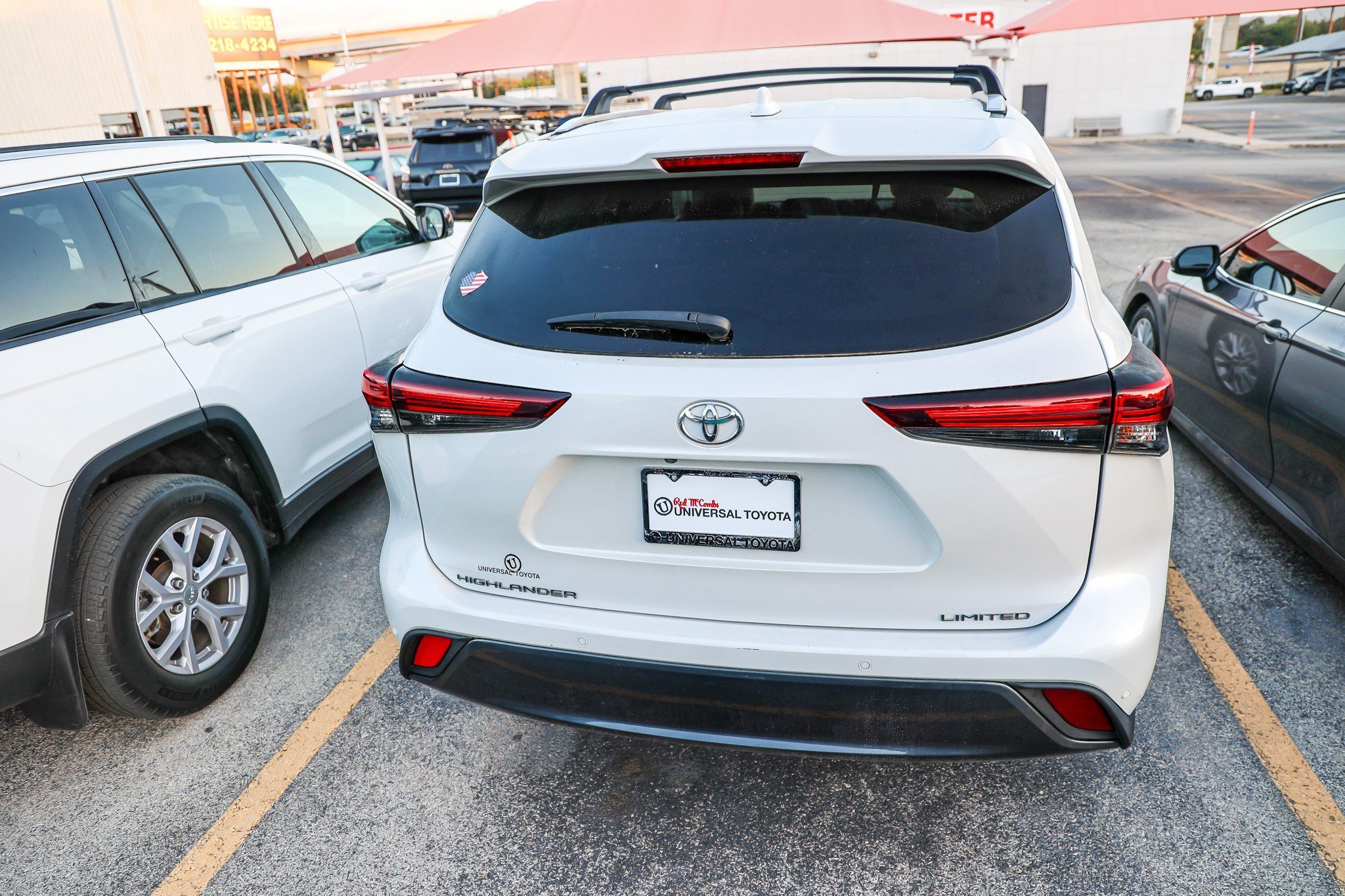 Used 2024 Toyota Highlander Limited FWD image 9