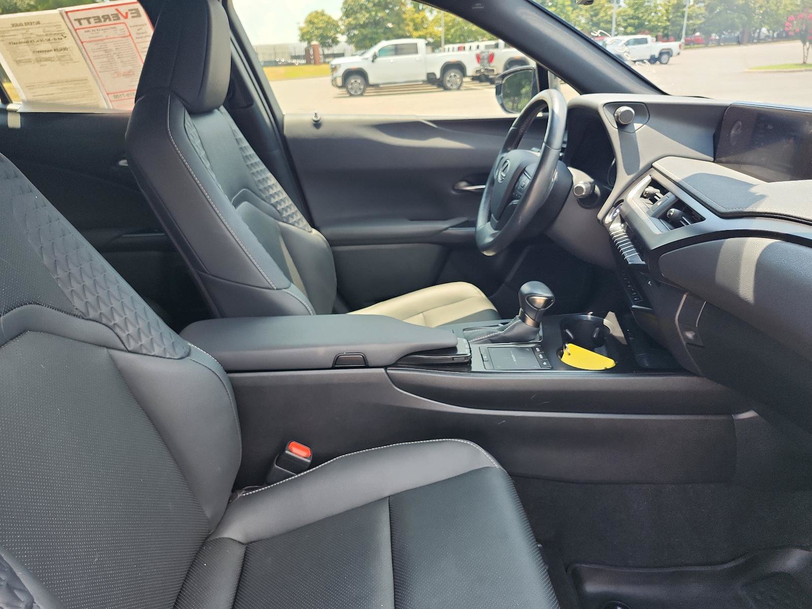 Used 2022 Lexus UX 250h w/ Premium Package AWD/4WD image 7