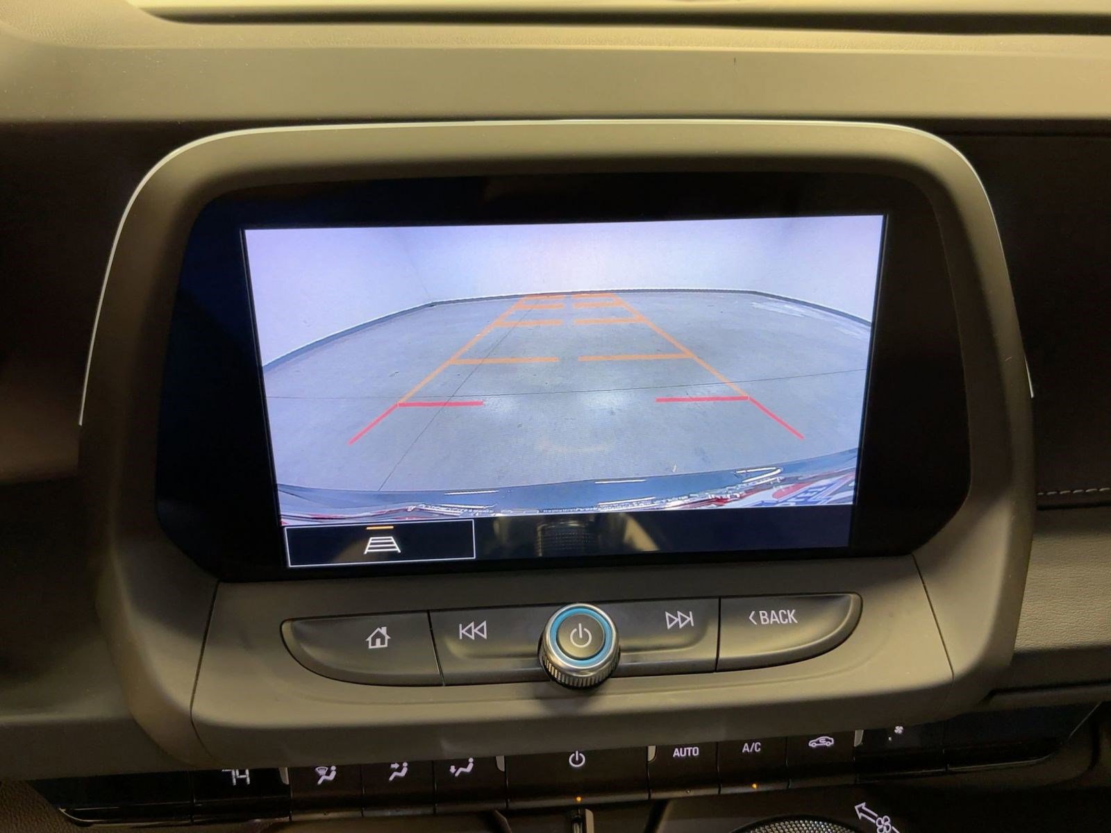 Used 2021 Chevrolet Camaro LT w/ Technology Package image 23