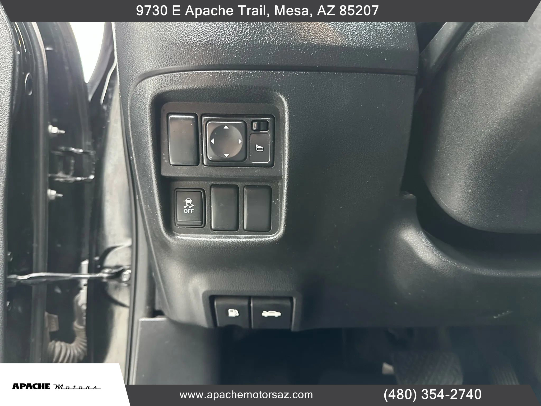 Used 2013 Nissan Juke SV image 17