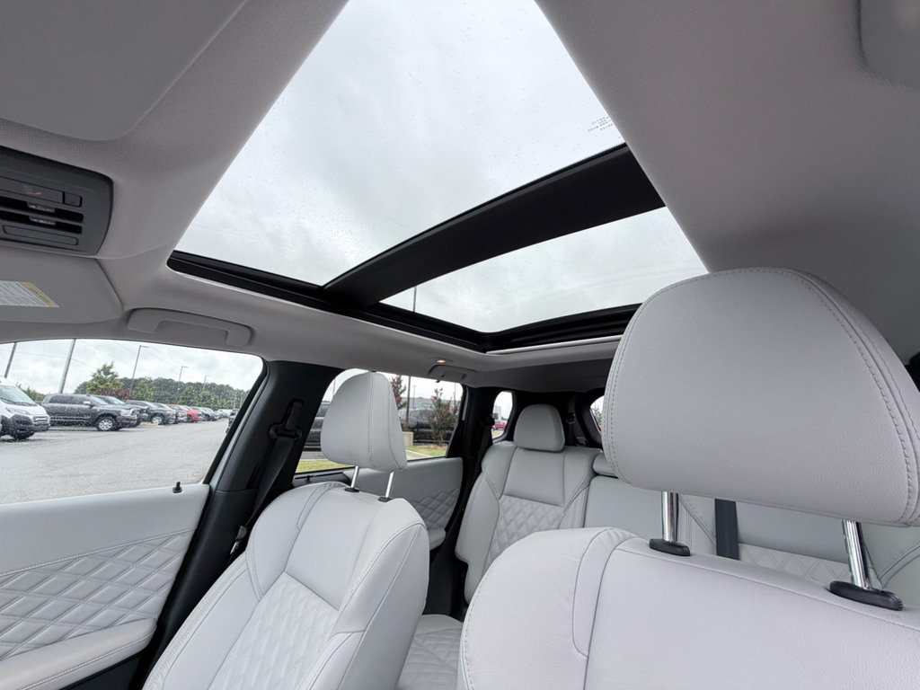 Used 2024 Mitsubishi Outlander SEL FWD image 11