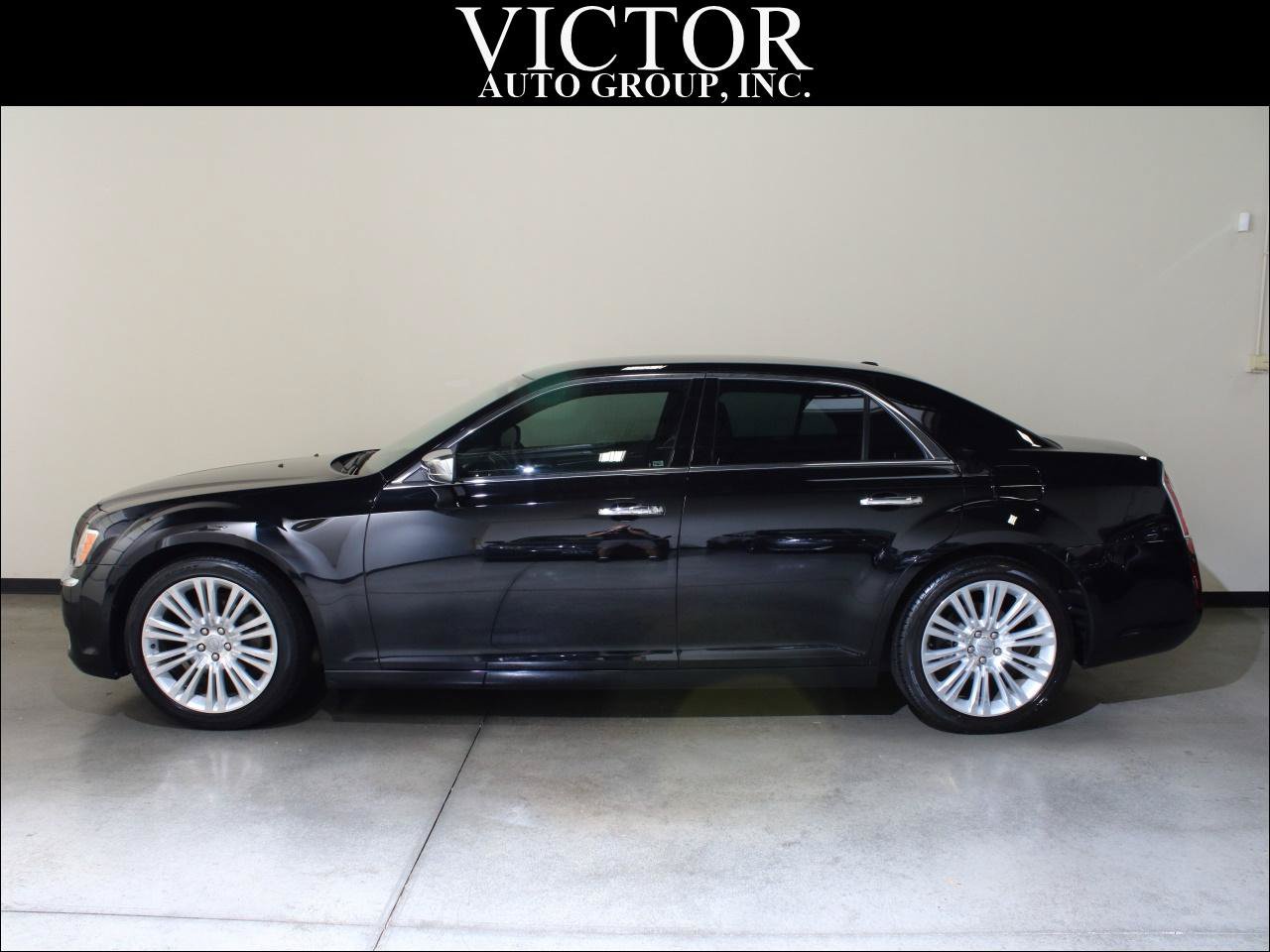 Used 2012 Chrysler 300 Limited RWD image 1