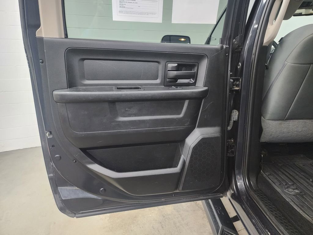 Used 2018 RAM 2500 Tradesman w/ Chrome Appearance Group image 19