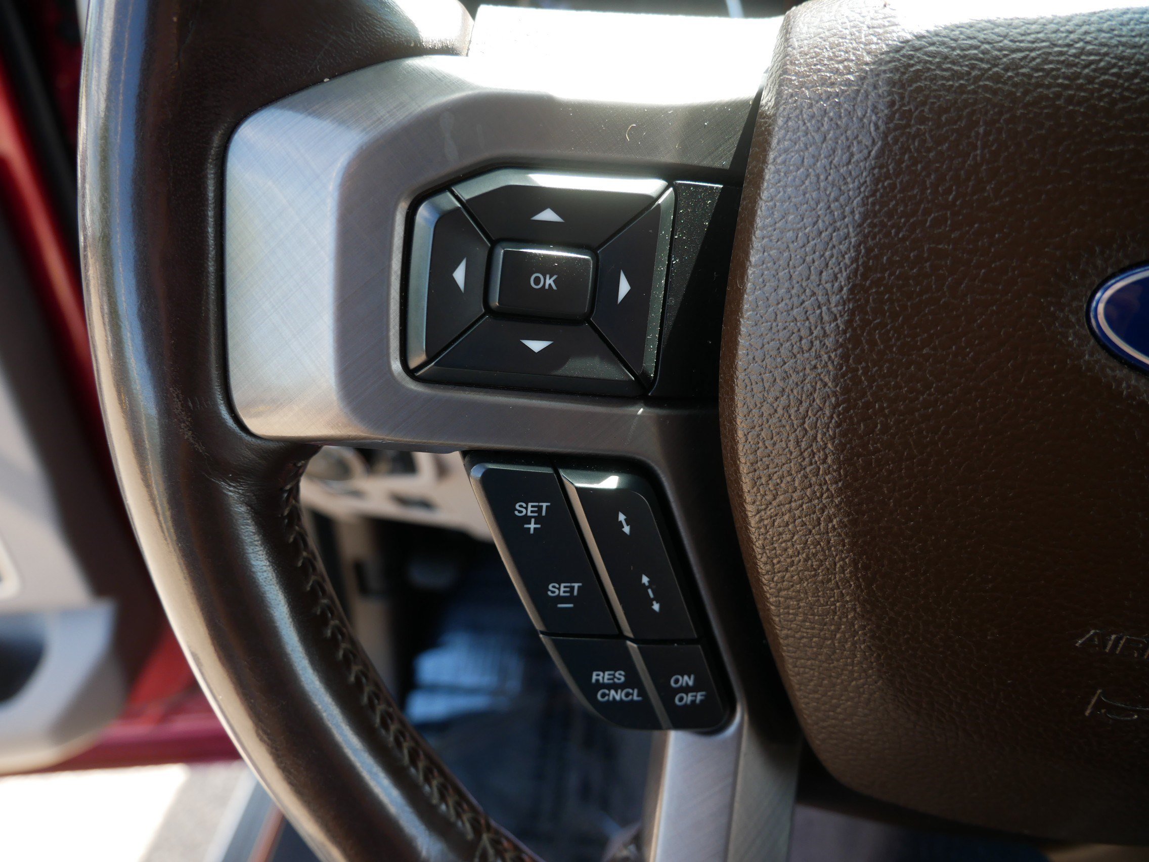 Used 2019 Ford F350 Limited w/ FX4 Off-Road Package AWD/4WD image 28