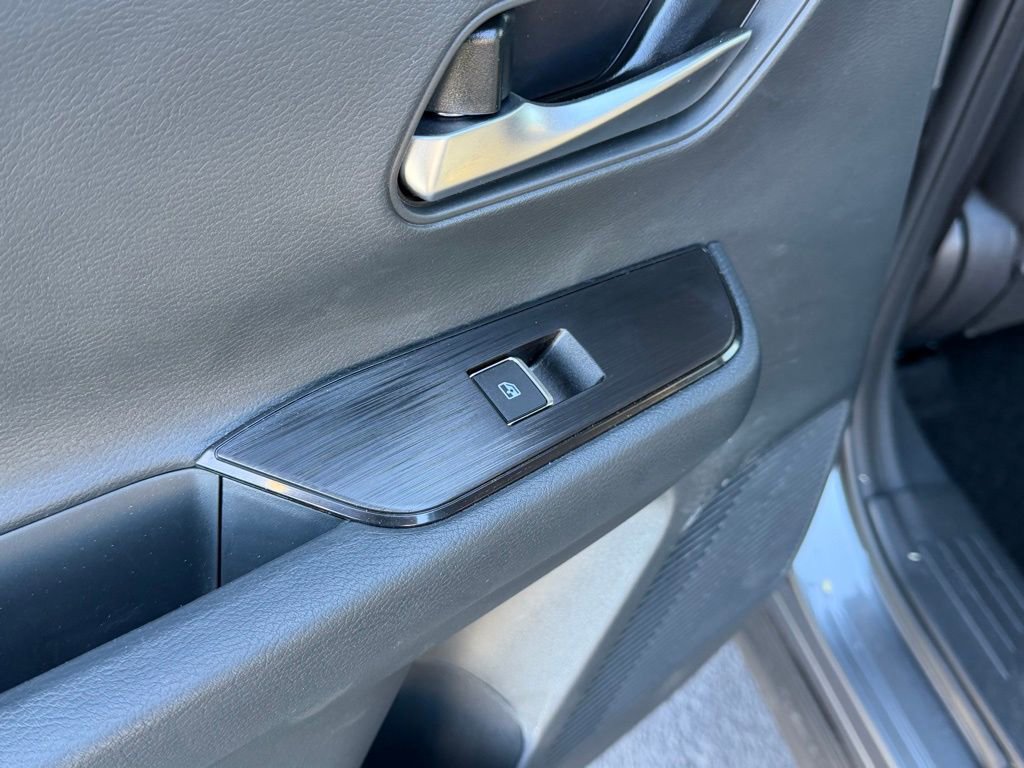 New 2026 Nissan Kicks SR image 16