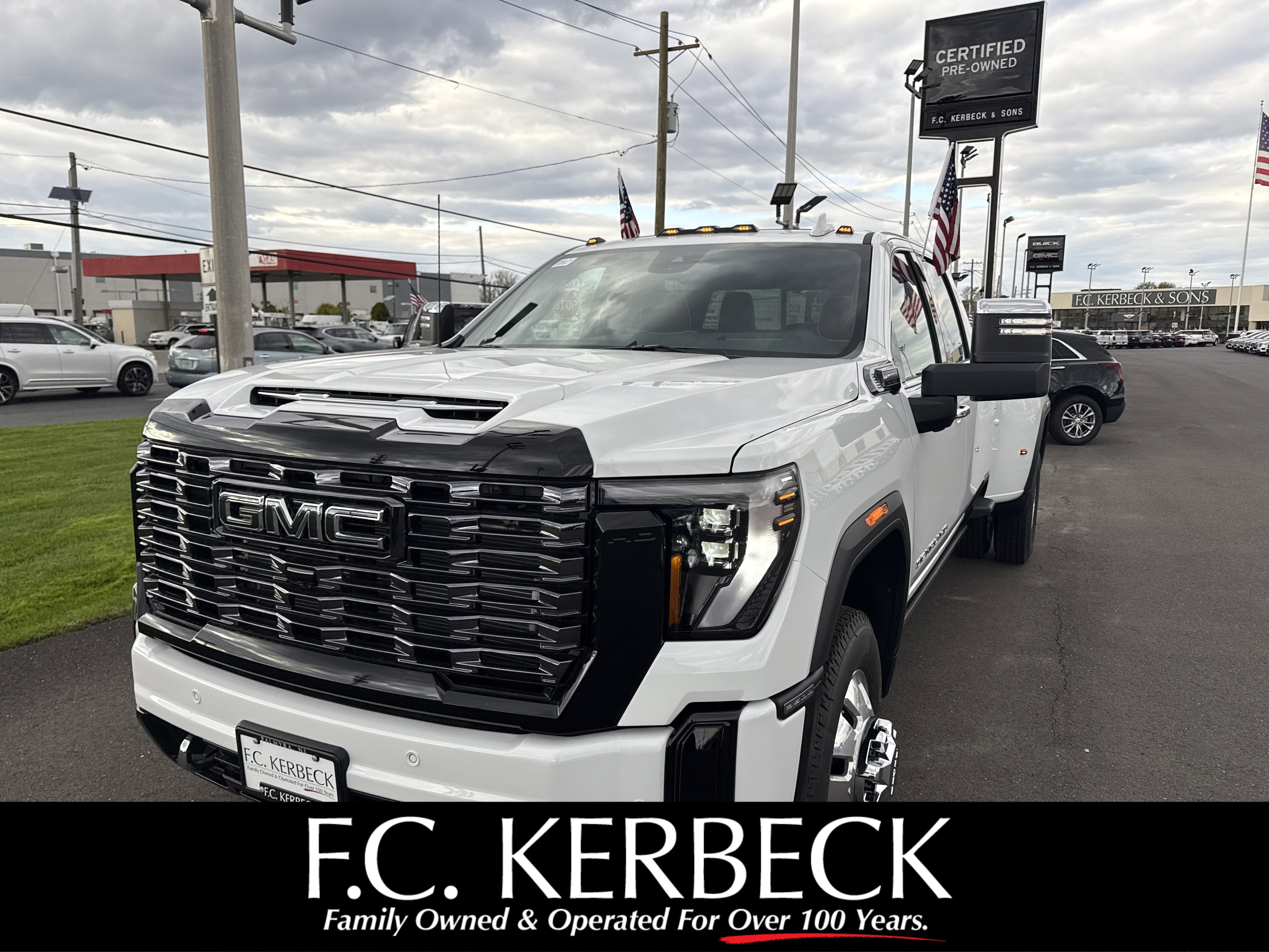 New 2026 GMC Sierra 3500 Denali Ultimate image 1