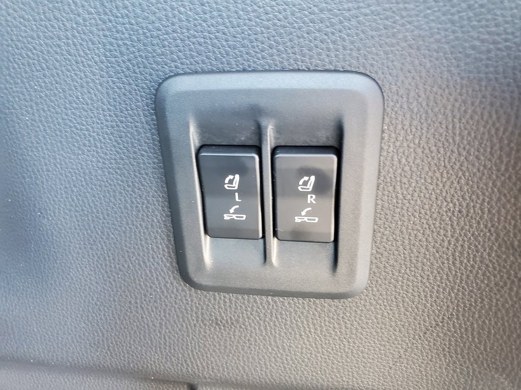 Used 2024 Lexus GX 550 image 32