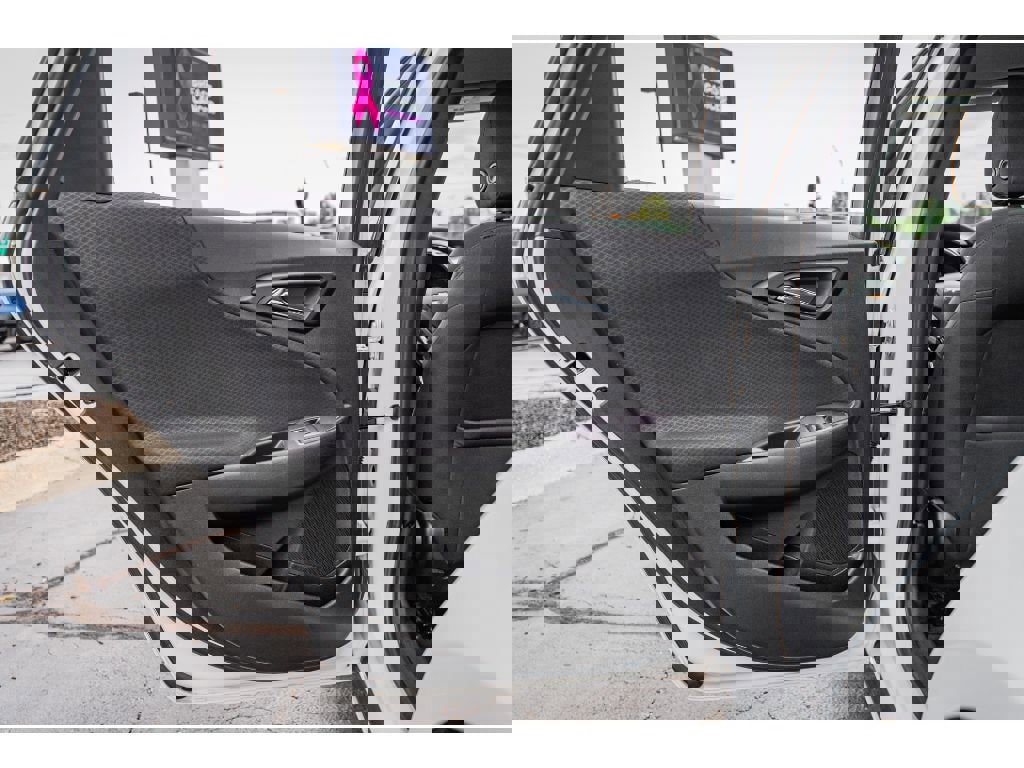 Used 2020 Chevrolet Malibu LS image 21